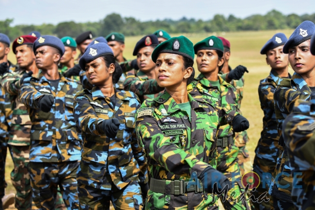 No 41 Basic and No 10 Free Fall Parachute Courses, No 3 Jump Master Course and No 6 SABF Course Pass Out at Ampara