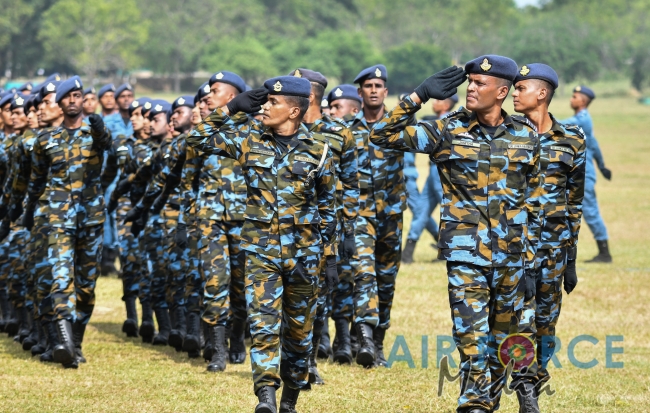 No 41 Basic and No 10 Free Fall Parachute Courses, No 3 Jump Master Course and No 6 SABF Course Pass Out at Ampara
