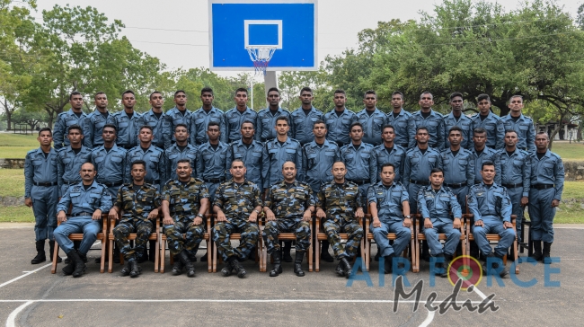 No 41 Basic and No 10 Free Fall Parachute Courses, No 3 Jump Master Course and No 6 SABF Course Pass Out at Ampara