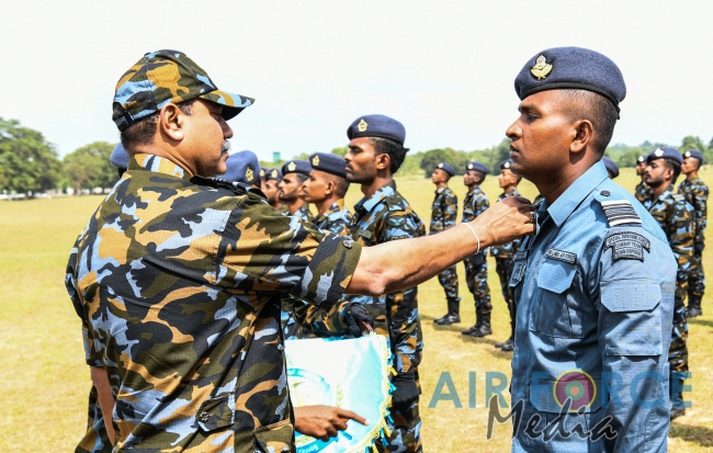 No 41 Basic and No 10 Free Fall Parachute Courses, No 3 Jump Master Course and No 6 SABF Course Pass Out at Ampara