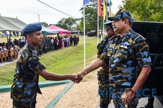 No 41 Basic and No 10 Free Fall Parachute Courses, No 3 Jump Master Course and No 6 SABF Course Pass Out at Ampara