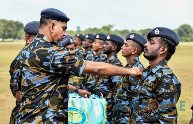 No 41 Basic and No 10 Free Fall Parachute Courses, No 3 Jump Master Course and No 6 SABF Course Pass Out at Ampara