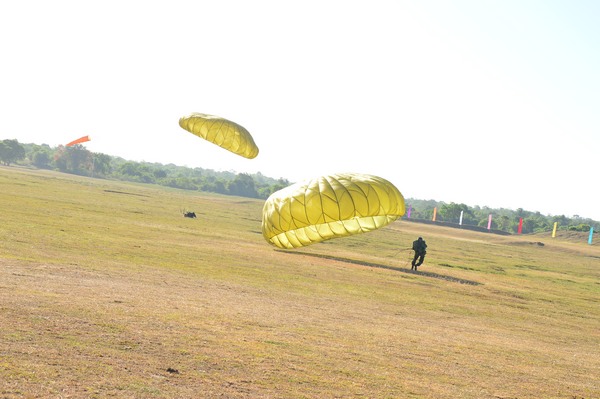 Paratroopers in action at SLAF Ampara