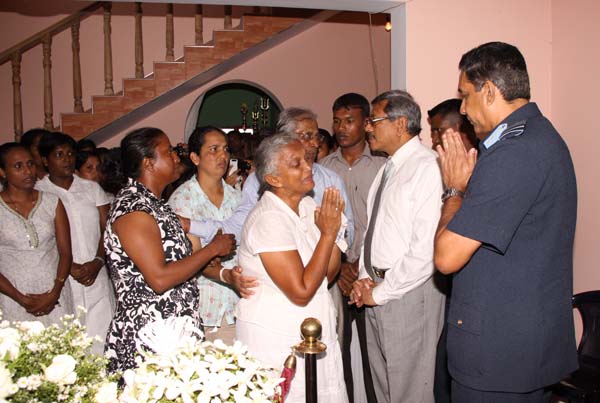 Defence Secretary Visited Home Of Late S/L Rehan Who Was Died MI 24 Crash Defence Secretary Visited Home Of Late S/L Rehan Who Was Died MI 24 Crash