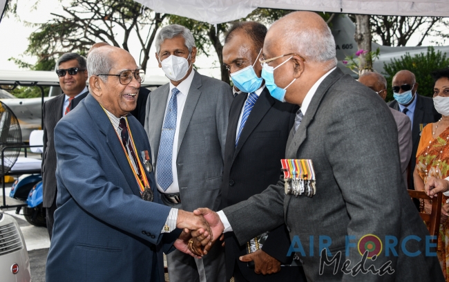 AIR
CHIEF MARSHAL PH MENDIS (RETD) FELICITATED ON 50TH ANNIVERSARY OF
ASSUMING OFFICEAIR CHIEF MARSHAL PH MENDIS (RETD) FELICIT