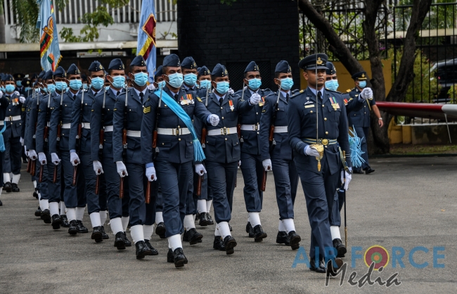 AIR
CHIEF MARSHAL PH MENDIS (RETD) FELICITATED ON 50TH ANNIVERSARY OF
ASSUMING OFFICEAIR CHIEF MARSHAL PH MENDIS (RETD) FELICIT