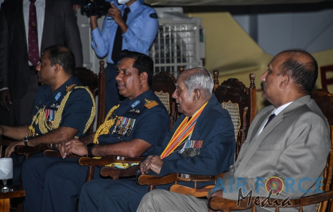 AIR
CHIEF MARSHAL PH MENDIS (RETD) FELICITATED ON 50TH ANNIVERSARY OF
ASSUMING OFFICEAIR CHIEF MARSHAL PH MENDIS (RETD) FELICIT