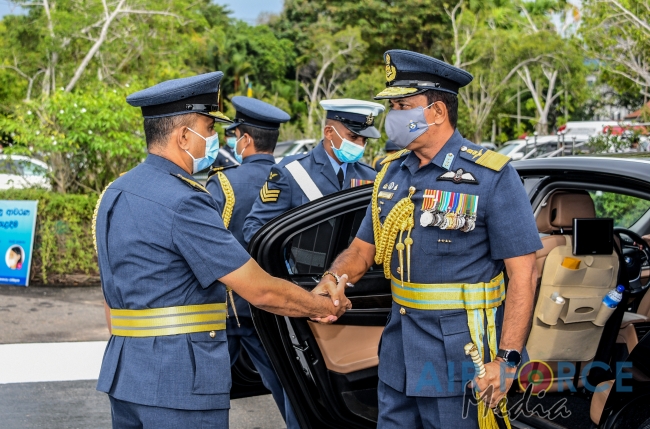 AIR
CHIEF MARSHAL PH MENDIS (RETD) FELICITATED ON 50TH ANNIVERSARY OF
ASSUMING OFFICEAIR CHIEF MARSHAL PH MENDIS (RETD) FELICIT