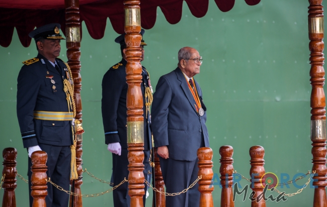 AIR
CHIEF MARSHAL PH MENDIS (RETD) FELICITATED ON 50TH ANNIVERSARY OF
ASSUMING OFFICEAIR CHIEF MARSHAL PH MENDIS (RETD) FELICIT