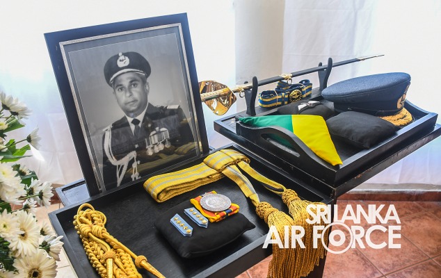 THE PRESIDENT PAYS LAST RESPECTS TO LATE AIR CHIEF MARSHAL PH MENDIS