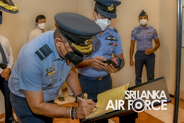 THE PRESIDENT PAYS LAST RESPECTS TO LATE AIR CHIEF MARSHAL PH MENDIS