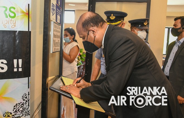 THE PRESIDENT PAYS LAST RESPECTS TO LATE AIR CHIEF MARSHAL PH MENDIS