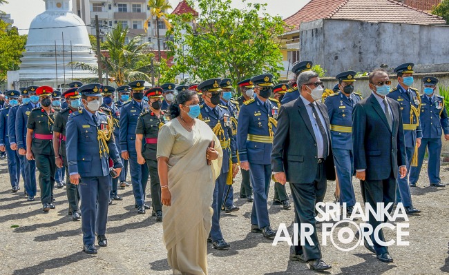 THE PRESIDENT PAYS LAST RESPECTS TO LATE AIR CHIEF MARSHAL PH MENDIS