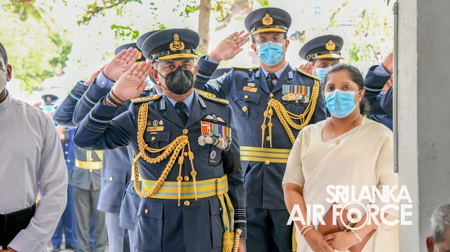 THE PRESIDENT PAYS LAST RESPECTS TO LATE AIR CHIEF MARSHAL PH MENDIS