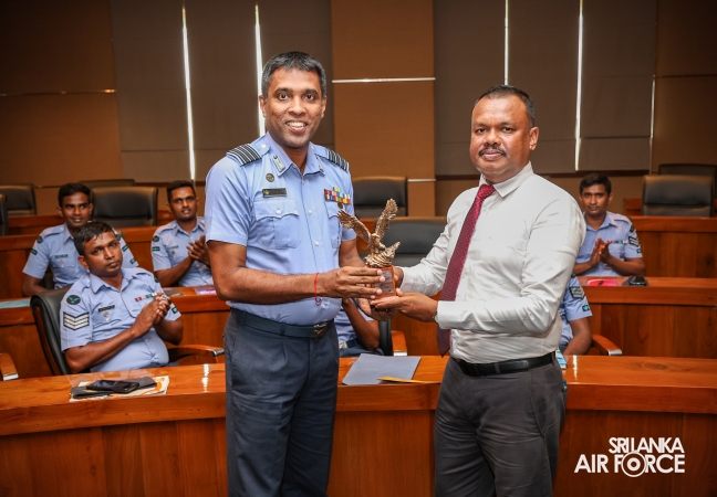 SLAF MEDIA DIVISION HOSTS A WORKSHOP ON A PROFESSIONAL
PHOTOGRAPHY TECHNIQUES AND EDITING METHODS