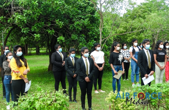 89 CIVILIANS QUARANTINED AT SLAF QUARANTINE CENTRE AT PALALY LEAVE FOR HOMES