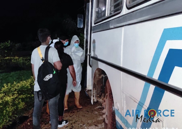 89 CIVILIANS QUARANTINED AT SLAF QUARANTINE CENTRE AT PALALY LEAVE FOR HOMES