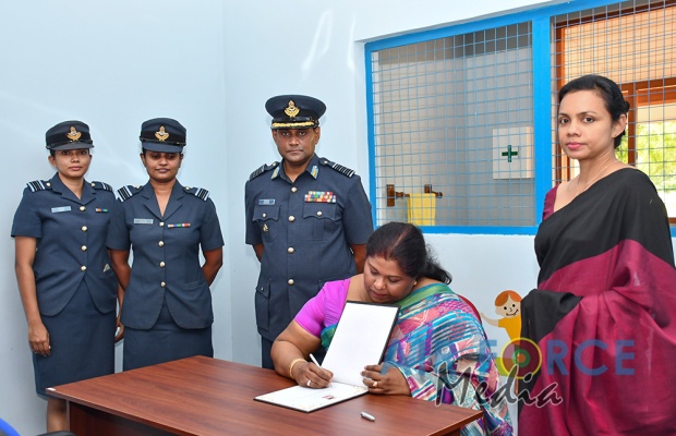 Commander Declares Open New Pre-School at SLAF Station Weerawil