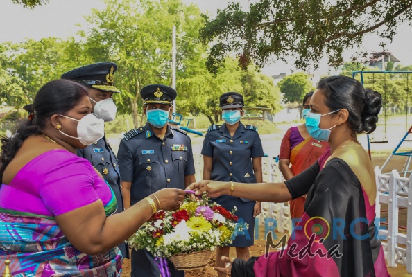 Commander Declares Open New Pre-School at SLAF Station Weerawil
