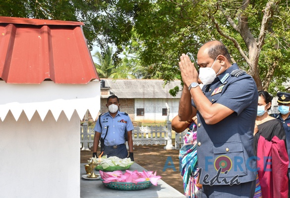 Commander Declares Open New Pre-School at SLAF Station Weerawil