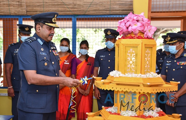 Commander Declares Open New Pre-School at SLAF Station Weerawil