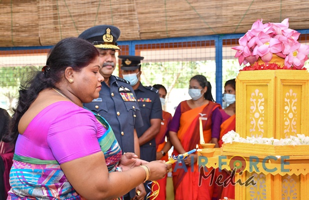 Commander Declares Open New Pre-School at SLAF Station Weerawil