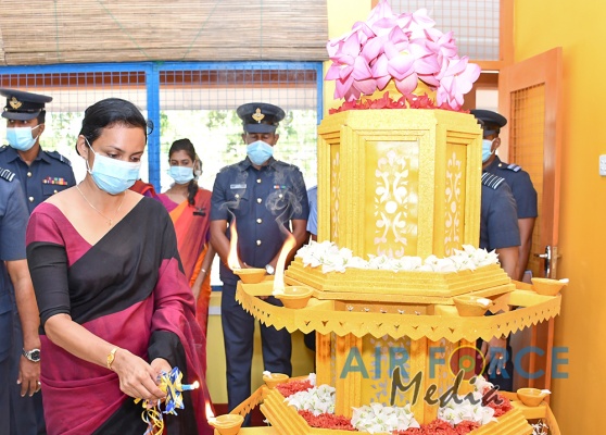 Commander Declares Open New Pre-School at SLAF Station Weerawil