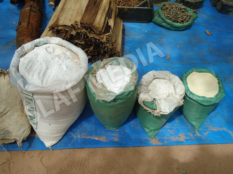 ගුවන් හමුදා රෙජිමේන්තු බලකාය පුදුකුඩුඉරිප්පුවෙන් සැගවුනු ආයුධ රැසක් සොයා ගනී