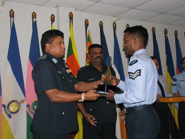 NCO முகாமைத்துவ பயிற்சி கல்லூரியில் 42 வது கற்கை சித்தியடைந்து வெளியேறினர் NCO முகாமைத்துவ பயிற்சி கல்லூரியில் 42 வது கற்கை சித்தியடைந்து வெளியேறினர்