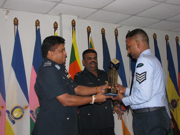 NCO முகாமைத்துவ பயிற்சி கல்லூரியில் 42 வது கற்கை சித்தியடைந்து வெளியேறினர் NCO முகாமைத்துவ பயிற்சி கல்லூரியில் 42 வது கற்கை சித்தியடைந்து வெளியேறினர்