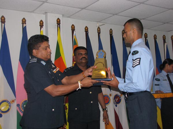 NCO முகாமைத்துவ பயிற்சி கல்லூரியில் 42 வது கற்கை சித்தியடைந்து வெளியேறினர் NCO முகாமைத்துவ பயிற்சி கல்லூரியில் 42 வது கற்கை சித்தியடைந்து வெளியேறினர்