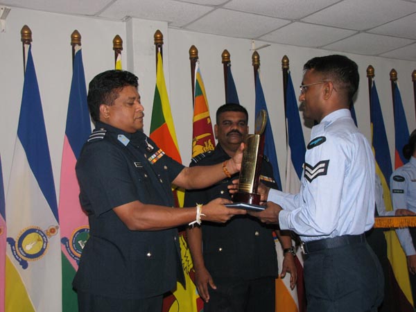 NCO முகாமைத்துவ பயிற்சி கல்லூரியில் 42 வது கற்கை சித்தியடைந்து வெளியேறினர் NCO முகாமைத்துவ பயிற்சி கல்லூரியில் 42 வது கற்கை சித்தியடைந்து வெளியேறினர்