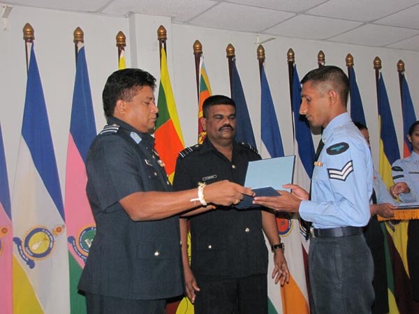 NCO முகாமைத்துவ பயிற்சி கல்லூரியில் 42 வது கற்கை சித்தியடைந்து வெளியேறினர் NCO முகாமைத்துவ பயிற்சி கல்லூரியில் 42 வது கற்கை சித்தியடைந்து வெளியேறினர்