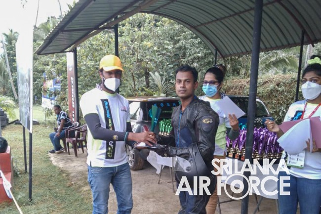 SLAF RIDERS EXCEL AT MIRIGAMA TRACK DAY RACE 2021