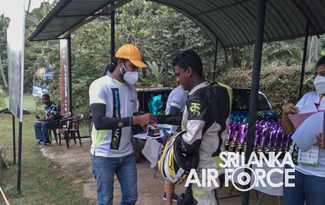 SLAF RIDERS EXCEL AT MIRIGAMA TRACK DAY RACE 2021
