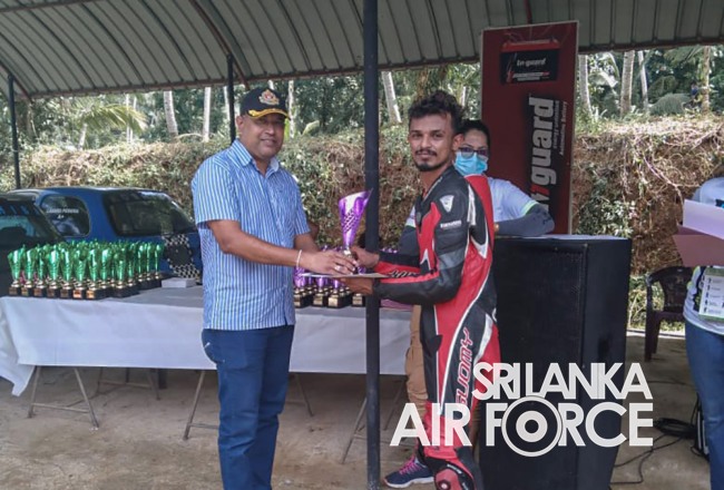 SLAF RIDERS EXCEL AT MIRIGAMA TRACK DAY RACE 2021