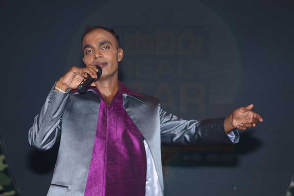 ගුවන් හමුදා ගායක සාරංග 'රණවිරු රියල් ස්ටාර්' අවසාන දහදෙනා අතරට