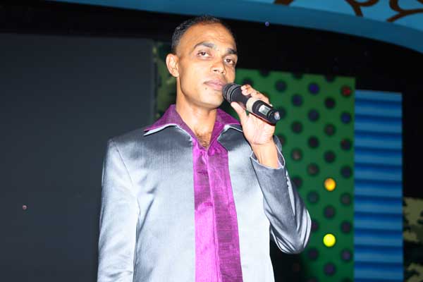 ගුවන් හමුදා ගායක සාරංග 'රණවිරු රියල් ස්ටාර්' අවසාන දහදෙනා අතරට