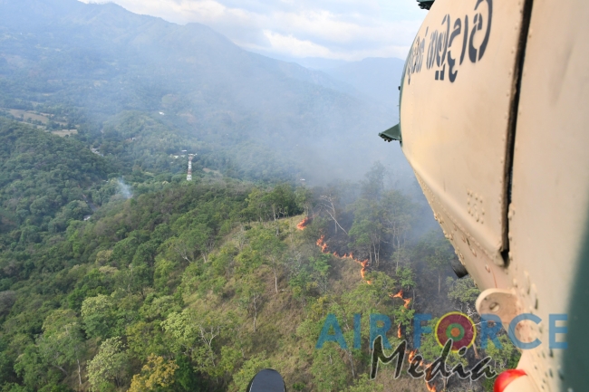 SLAF Assist in Dousing Fire in Randenigala Forest Reserve