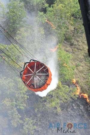 SLAF Assist in Dousing Fire in Randenigala Forest Reserve
