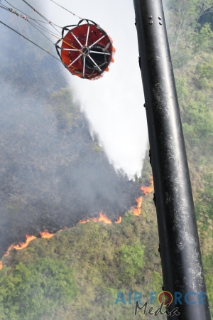SLAF Assist in Dousing Fire in Randenigala Forest Reserve