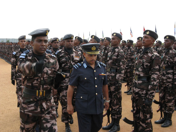 ආධුනික සෙබළුන් 409 දෙනෙකු සාර්ථක පුහුණුවකින් පසු ගුවන් හමුදාවට එක්වෙයි. Recruits passing out in SLAF Hingurakgoda