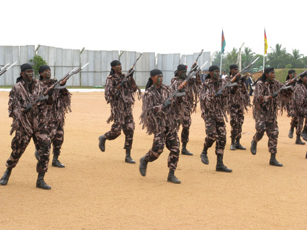 ආධුනික සෙබළුන් 409 දෙනෙකු සාර්ථක පුහුණුවකින් පසු ගුවන් හමුදාවට එක්වෙයි. Recruits passing out in SLAF Hingurakgoda