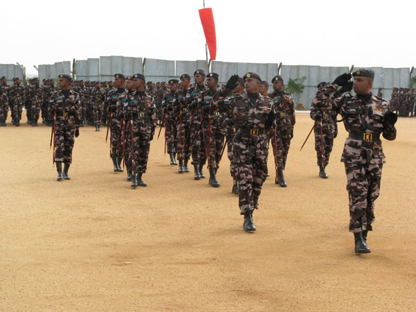 ආධුනික සෙබළුන් 409 දෙනෙකු සාර්ථක පුහුණුවකින් පසු ගුවන් හමුදාවට එක්වෙයි. Recruits passing out in SLAF Hingurakgoda