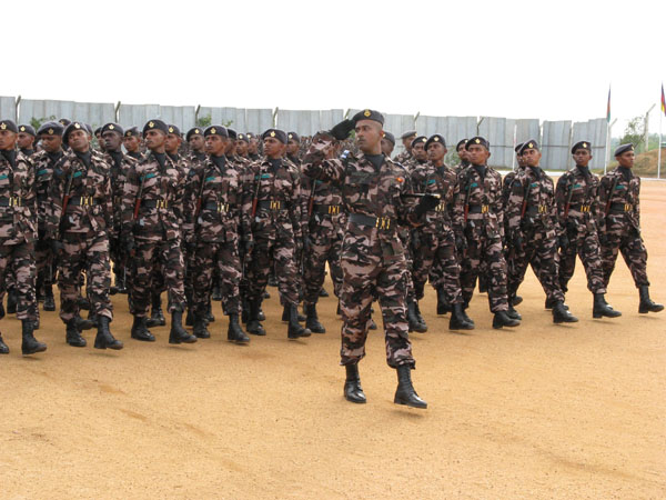 ආධුනික සෙබළුන් 409 දෙනෙකු සාර්ථක පුහුණුවකින් පසු ගුවන් හමුදාවට එක්වෙයි. Recruits passing out in SLAF Hingurakgoda