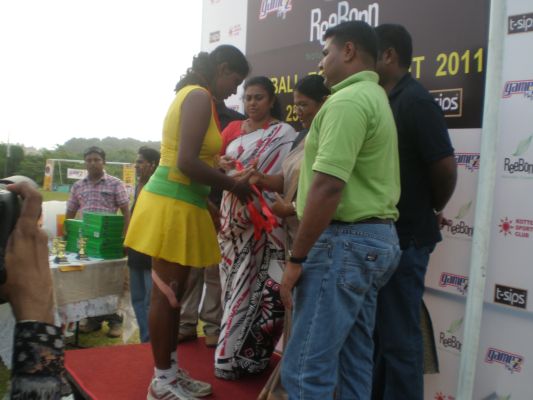 SLAF Women Shoot for the Net