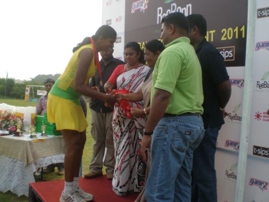 SLAF Women Shoot for the Net