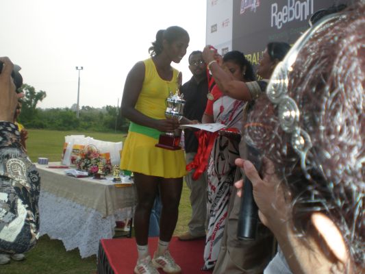 SLAF Women Shoot for the Net