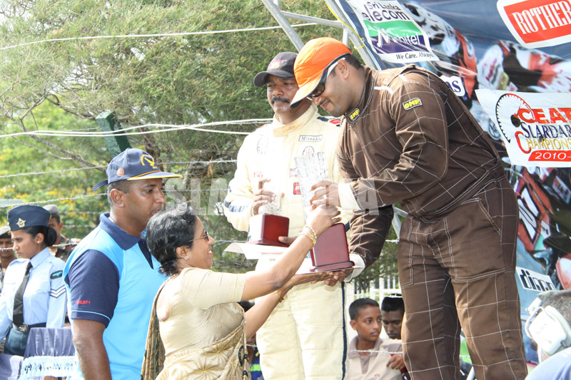 Weerasinghe and Caldera shine at SLAF Rotherham Circuit Meet 2010