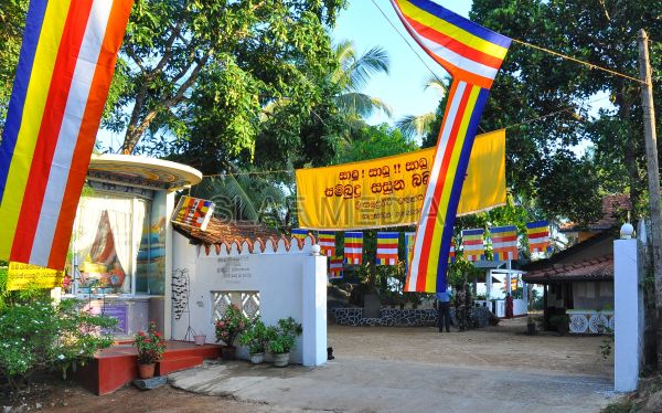 Commander dedicates a building to Sri Samudragiri Viharaya, Rumassala